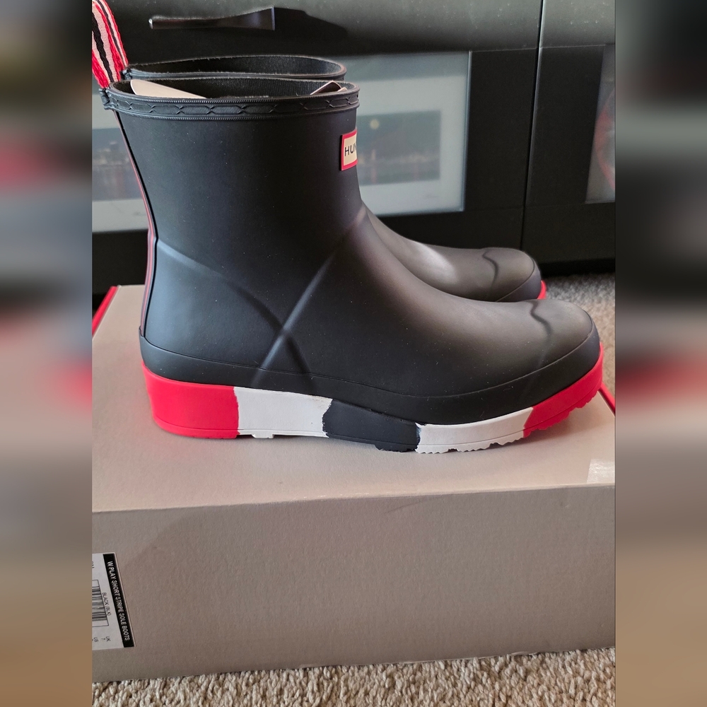 Hunter Black and Red Rain Boots - Picture 4 of 8